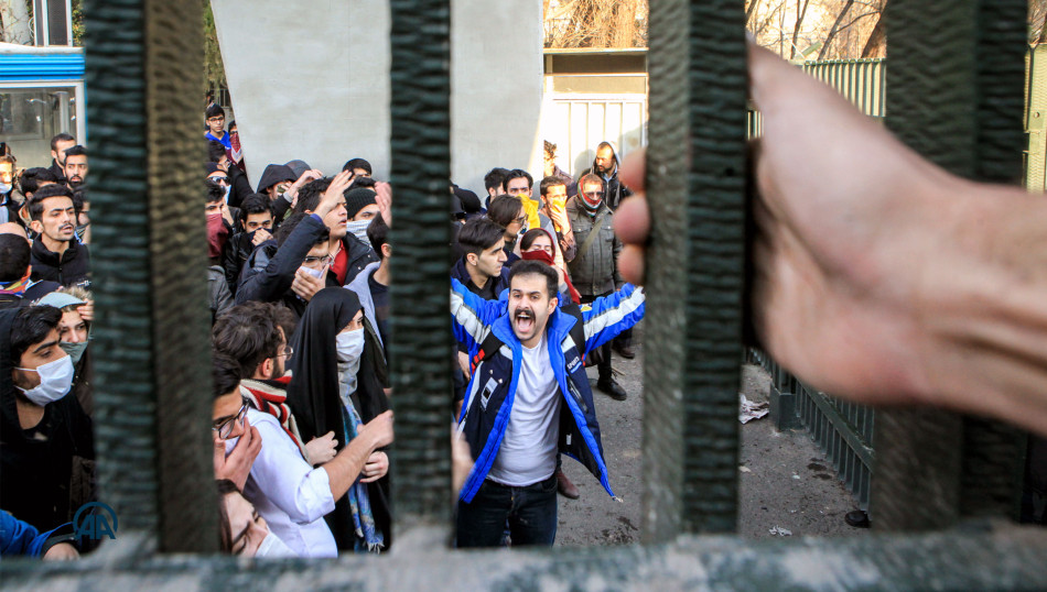 معنای شعارها در اعتراضات اخير ايران